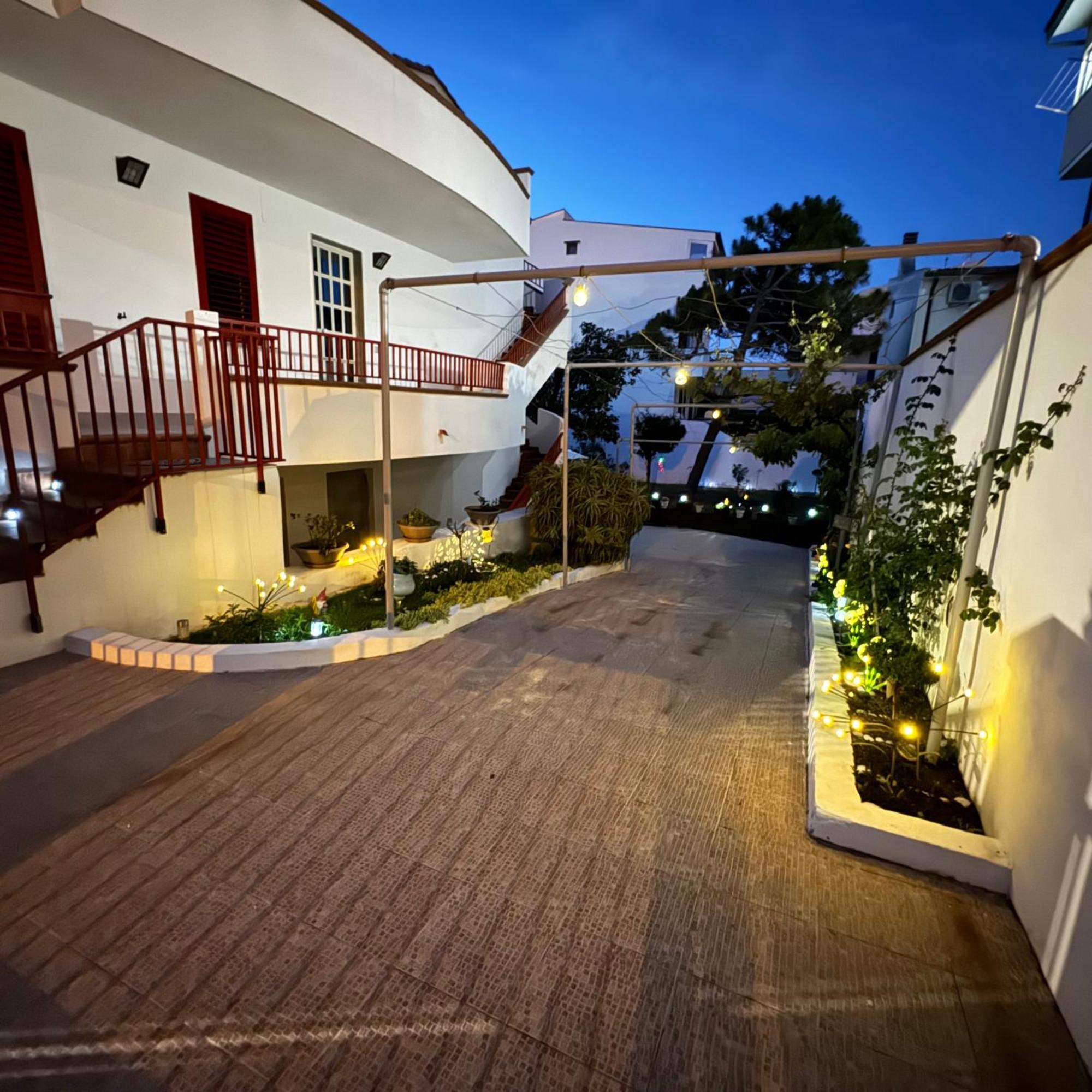 דירות ברצלונה פוצו די גוטו La Casa Di Wioletta מראה חיצוני תמונה