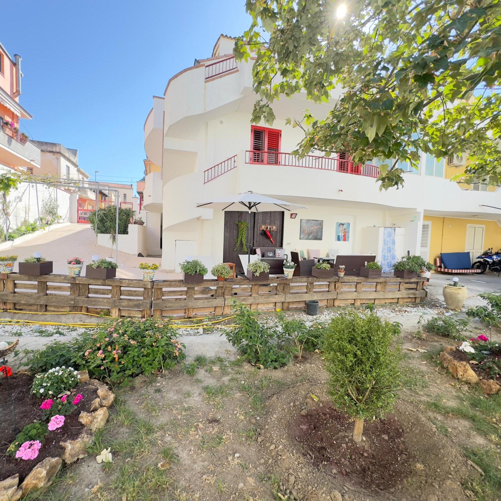 דירות ברצלונה פוצו די גוטו La Casa Di Wioletta מראה חיצוני תמונה